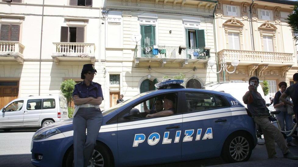 Lite in via Mazzini, lo prendono a bastonate