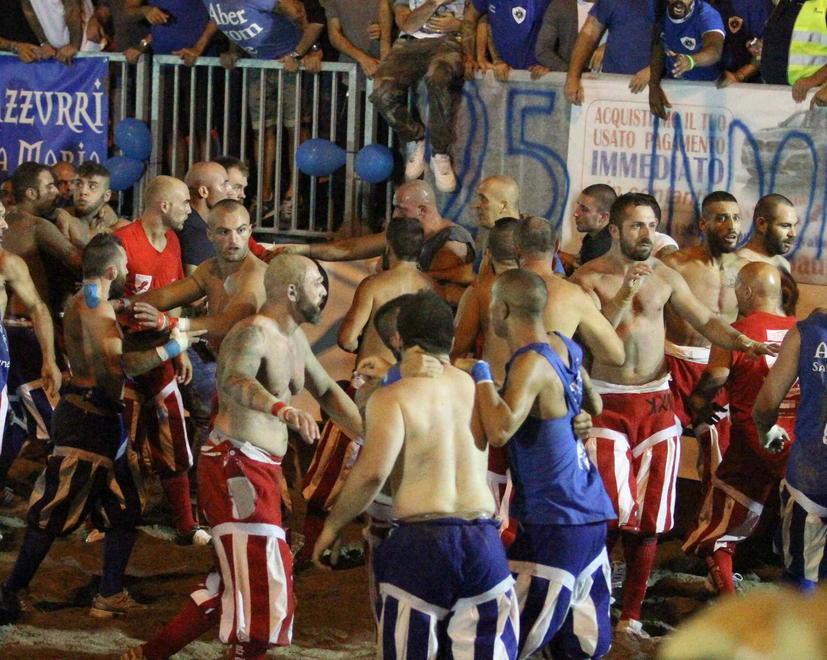 Prato, Palla Grossa: gli Azzurri superano i Rossi e volano in finale 