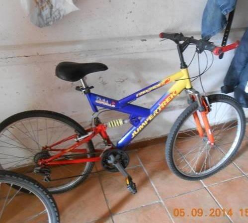 Ex spogliatoi trasformati in un bilocale: tre denunce