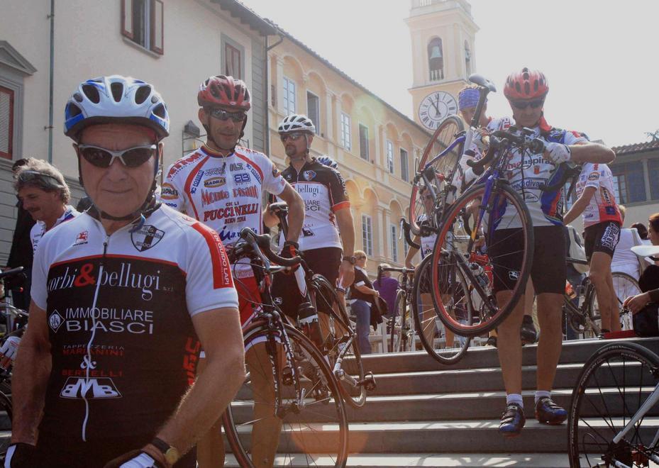 Montenero, a messa con la bici 