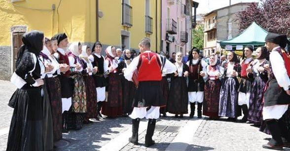 Il folk di Nule conquista l’isola 