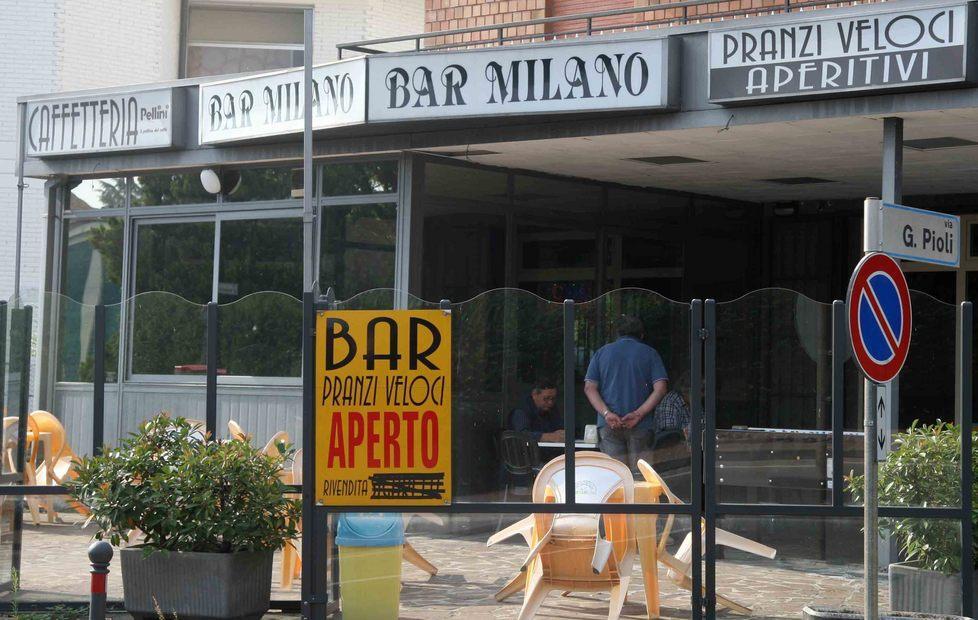 Picchiano la barista e il marito per 50 euro 