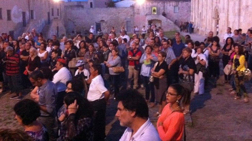 Alina, folla in piazza per chiedere giustizia