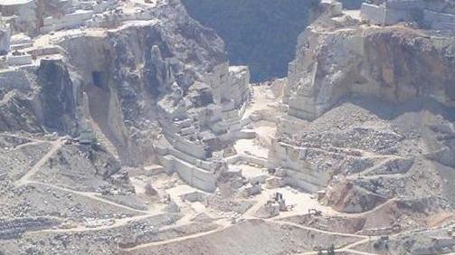 Cave ferme per lutto per la morte di Yuri Domani il funerale