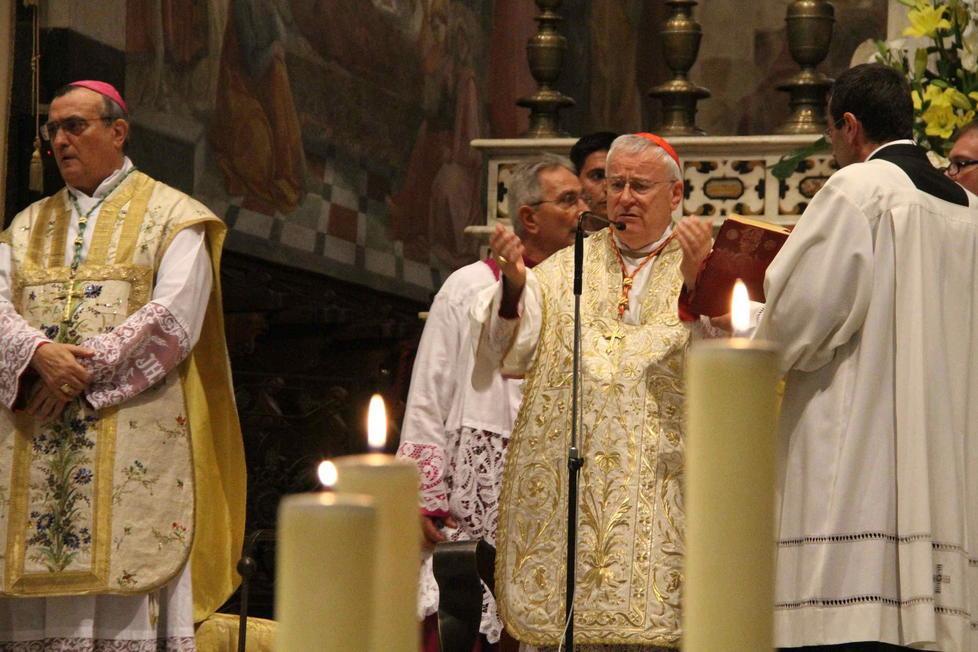 Il cardinale Bassetti elogia la devozione dei fedeli di Prato 