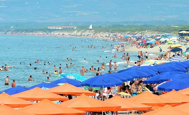 Il lungo arenile di Platamona che tratteggia il golfo dell’Asinara