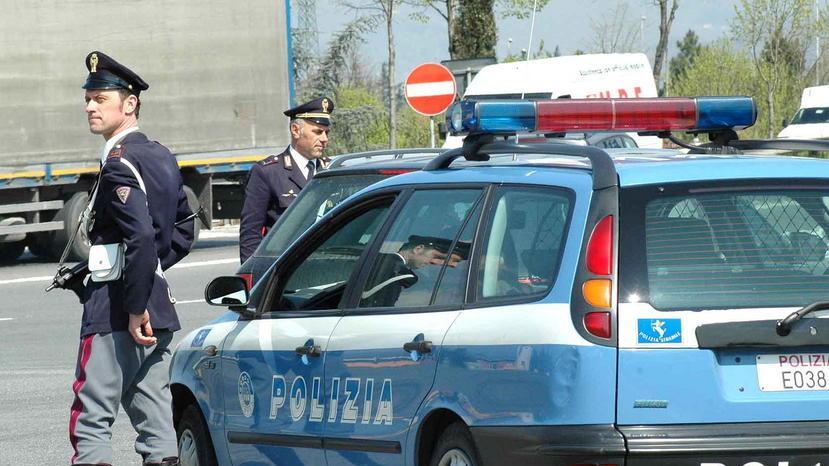 Al volante senza patente, assicurazione e revisione