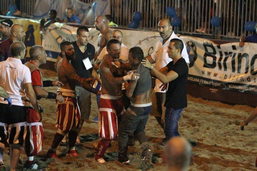 Rossi e Azzurri: «Non faremo la fine del calcio storico» 