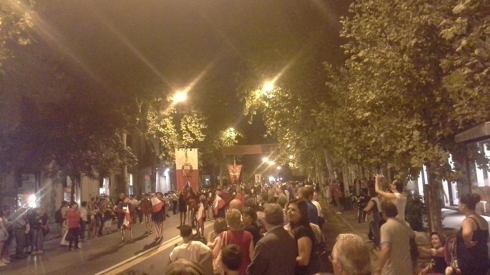Corteggio Storico col tutto esaurito, immagini flash  sulla lunga notte di Prato