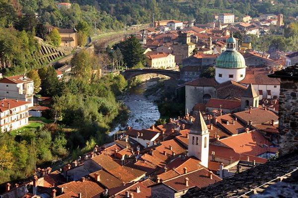 Vietato chiedere l’elemosina, ordinanza del sindaco di Pontremoli
