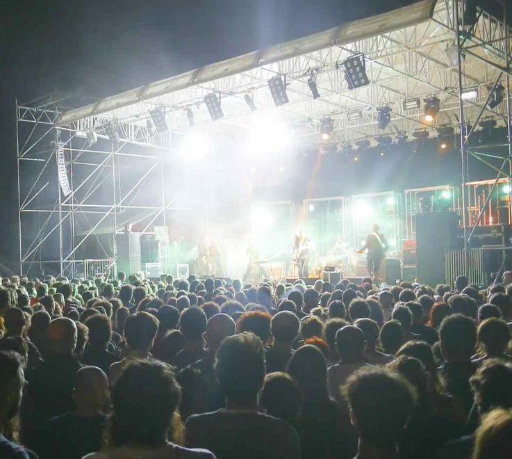 Migliaia di applausi per Lindo Ferretti Il saluto del Metarock 
