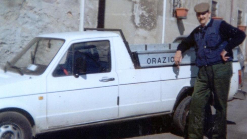 Una targa in ricordo di Orazio Leoni