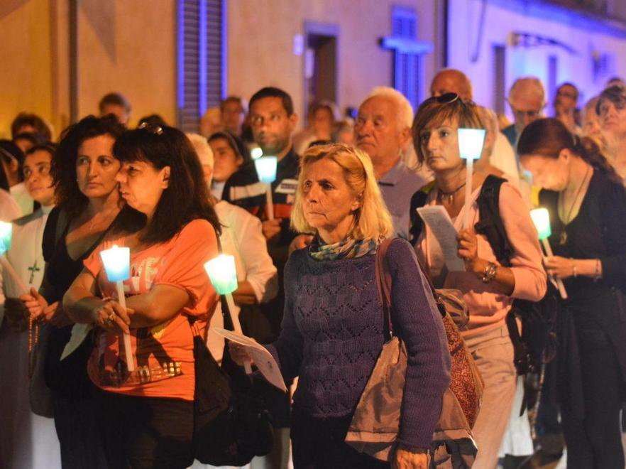 Processione notturna dall’Apparizione