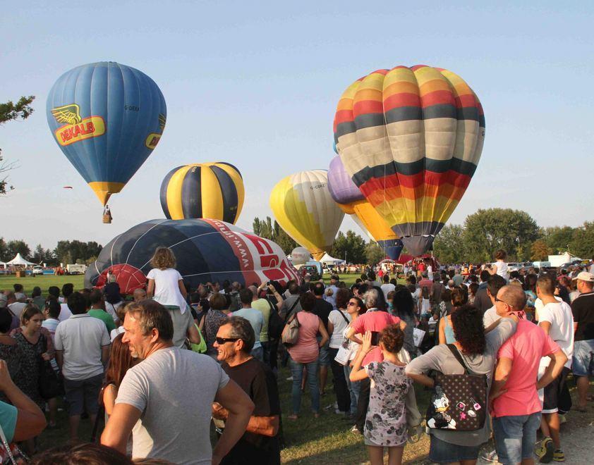 Ballons Festival fa boom Tanta gente e voli esauriti 