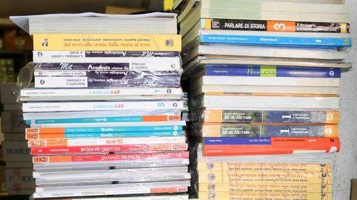 Libri per le famiglie in crisi la cartolaia attacca la Coop