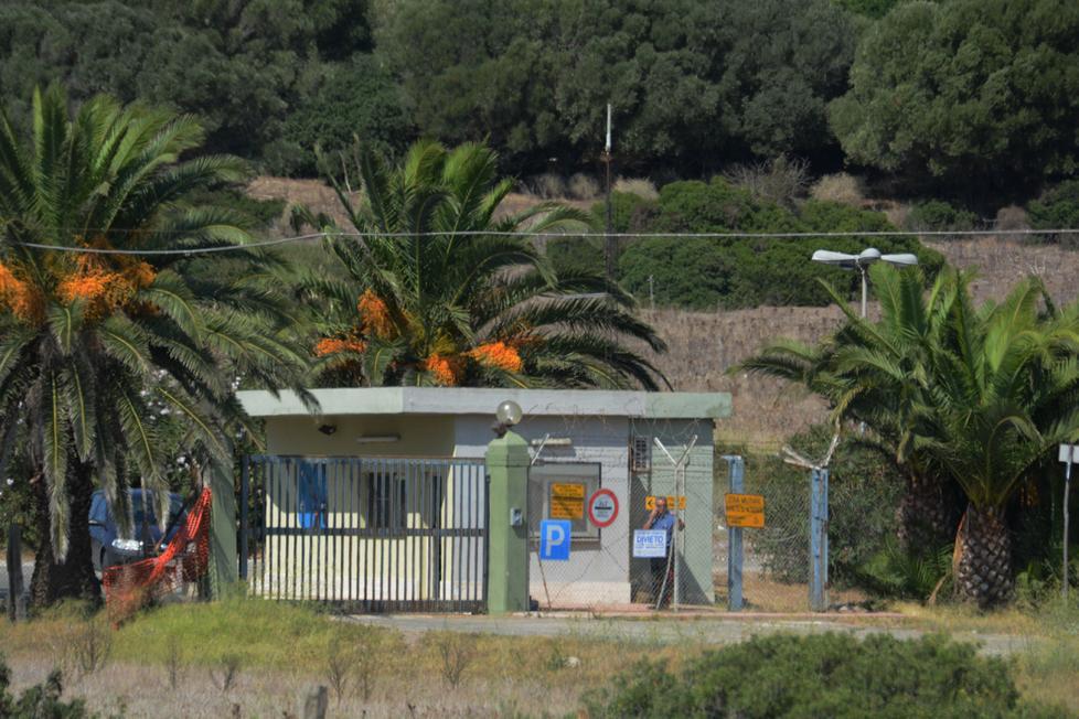 Bombe e incendio a Capo Frasca, al via il sopralluogo di Pigliaru 