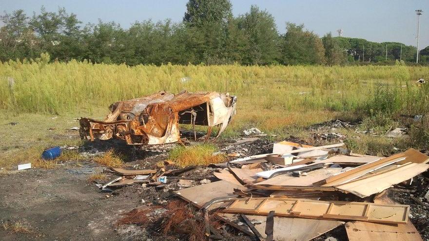 Smantellato campo rom, la Forestale trova una discarica