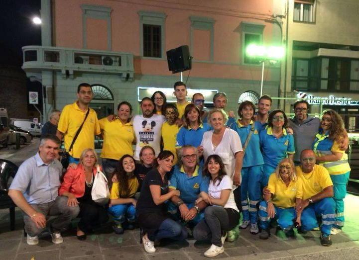 Tombolata e tanta gente in piazza per la Misericordia