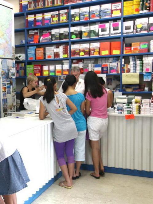 Appello ai docenti: «Non cambiate i libri» 