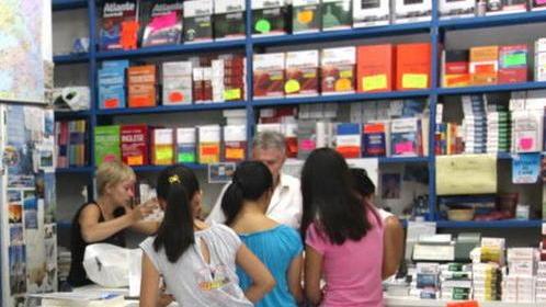 Appello ai docenti: «Non cambiate i libri»