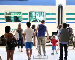Maltempo: treni in ritardo, disagi per i pendolari 