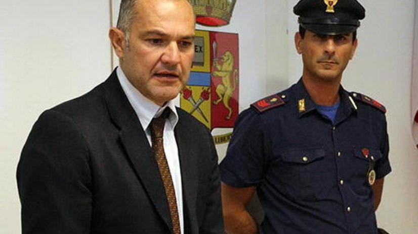 Scippatore bloccato dai passanti in via dei Cappuccini: condannato
