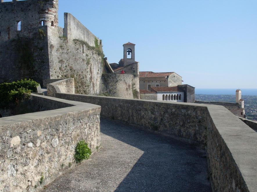 «Basta ristoranti e piccoli eventi al Castello» 