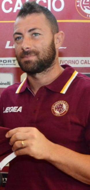 Testata a un avversario con la palla lontana: espulsione per Borja