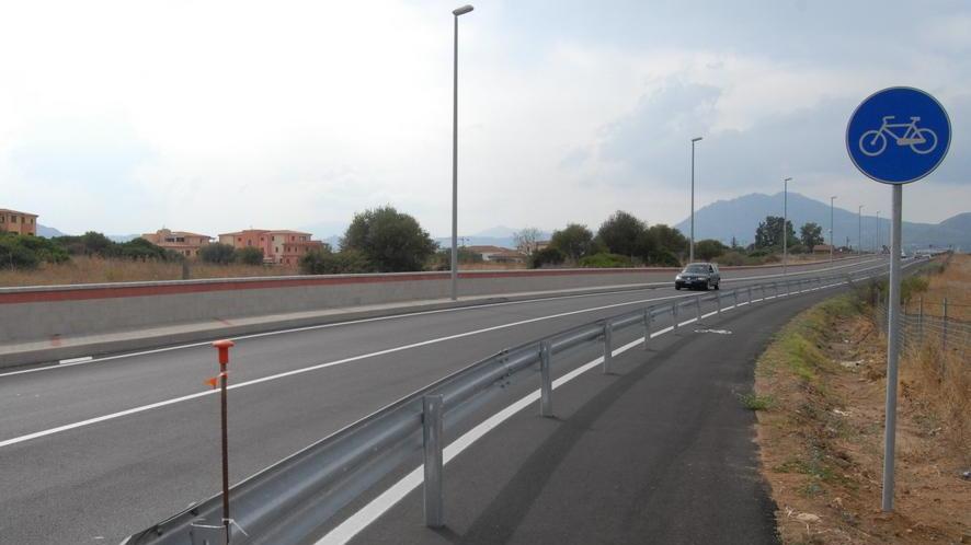 Pista dietro il guard rail una trappola per ciclisti