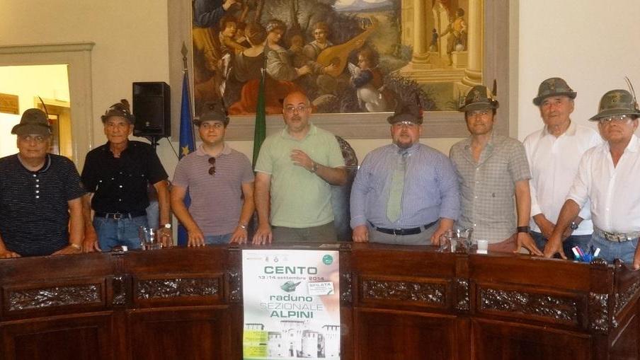 Penne nere e cantanti in campo