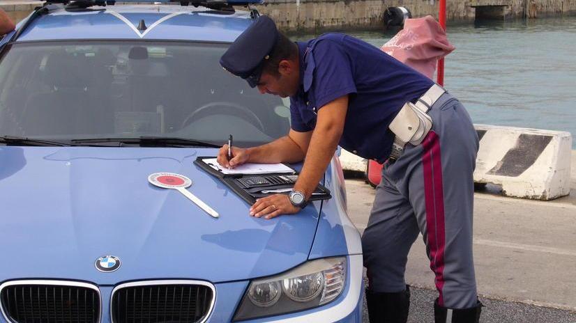 Controlli estivi sulle strade: oltre 300 multe e 30 denunce