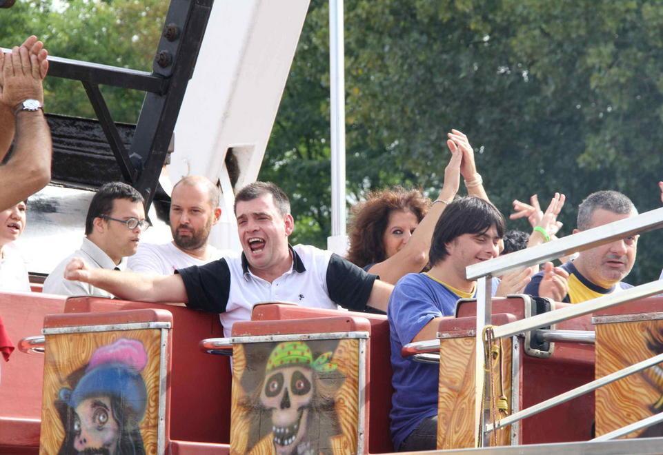 Prato, tutti insieme sulle giostre appassionatamente 