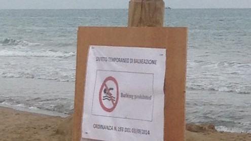 Liquami in mare: divieto di balneazione a San Vincenzo