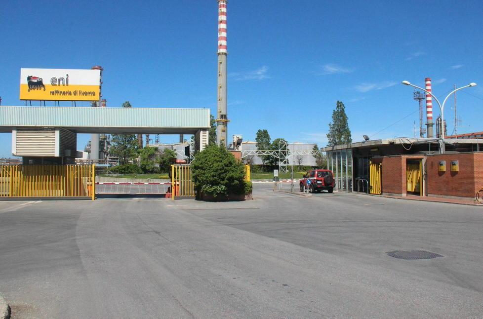 Urta contro un macchinario, infortunio all’Eni 