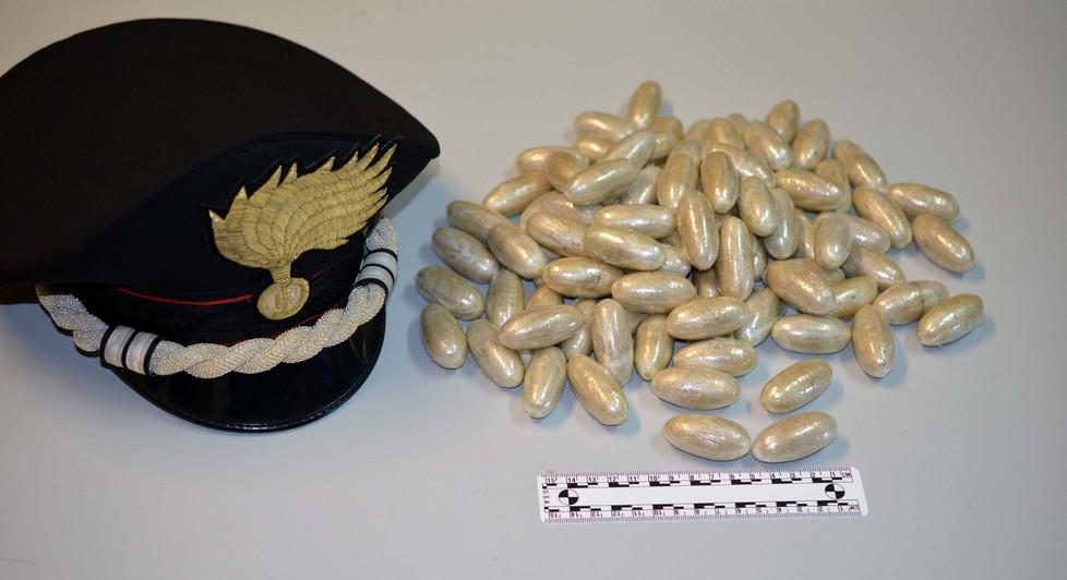 Con un chilo di eroina nell’addome, “corriere” operato d’urgenza 