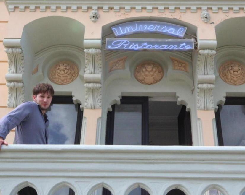Riapre lo storico Hotel Universal antico gioiello sul lungomare 