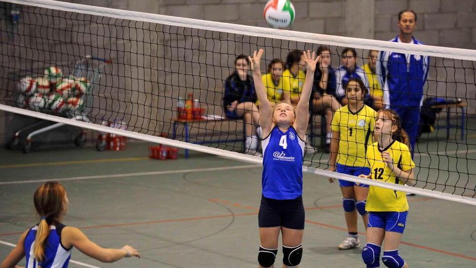 Volley, i baby in campo per ricordare Sestini