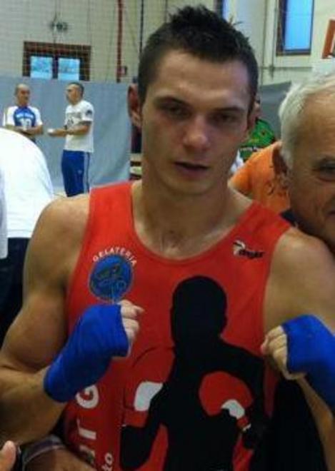 Notte di pugni azzurri sul ring della palestra di Marina