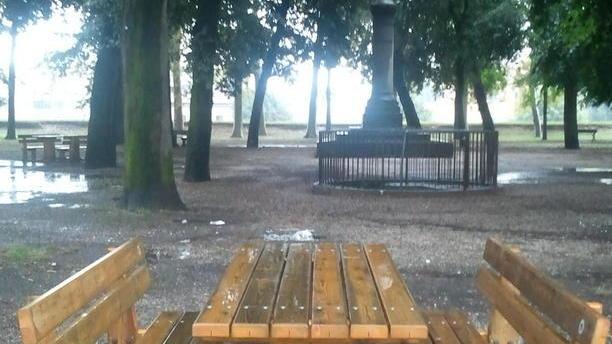Nuovi tavoli e panchine installati sulle Mura