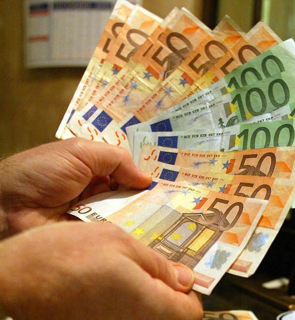 Promotore finanziario nei guai per 250mila euro 