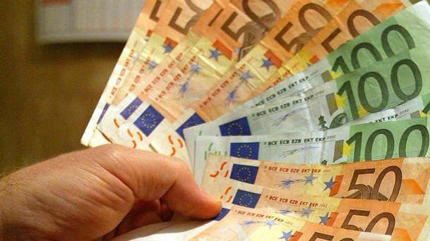 Promotore finanziario nei guai per 250mila euro