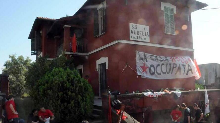 Apre la festa antifascista alla Casa Rossa