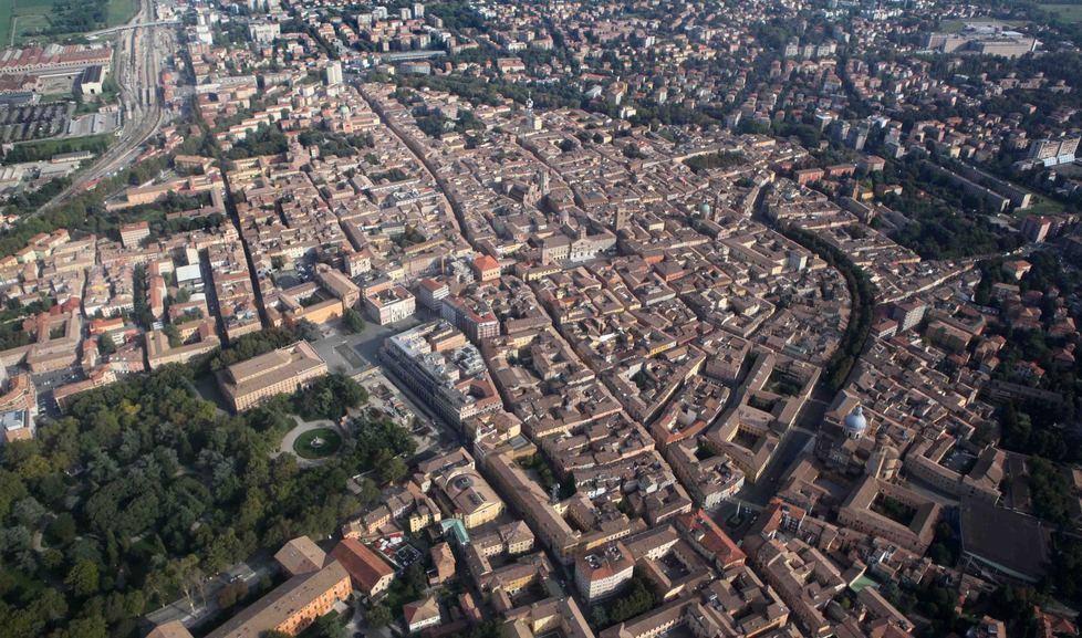 Non solo «esagono» Ecco la città vista dall’elicottero 