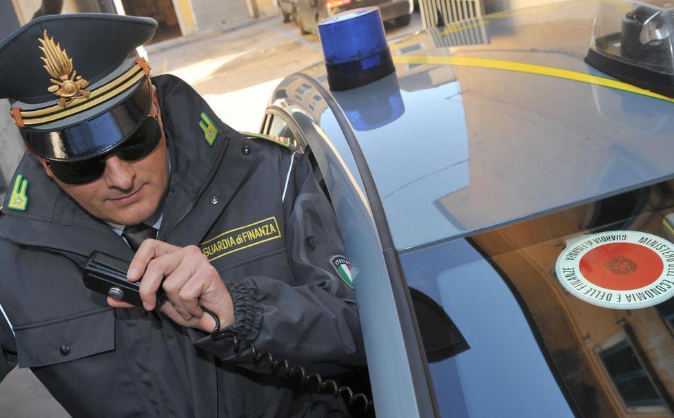 Redigono un falso testamento per estromettere gli altri eredi 