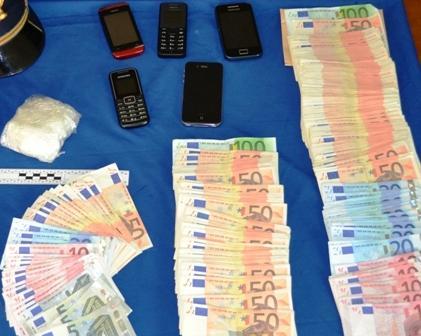 Nell'elenco dei clienti degli spacciatori i timbri di due aziende