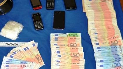 Nell'elenco dei clienti degli spacciatori i timbri di due aziende