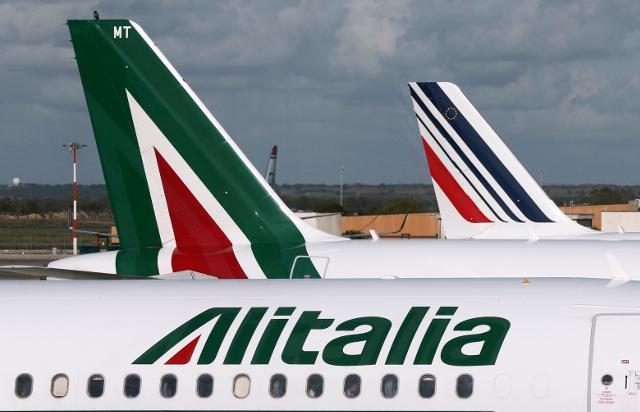 Volo in maxi ritardo, Alitalia si scusa: problema tecnico imprevedibile 