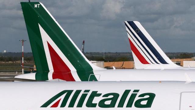 Volo in maxi ritardo, Alitalia si scusa: problema tecnico imprevedibile 