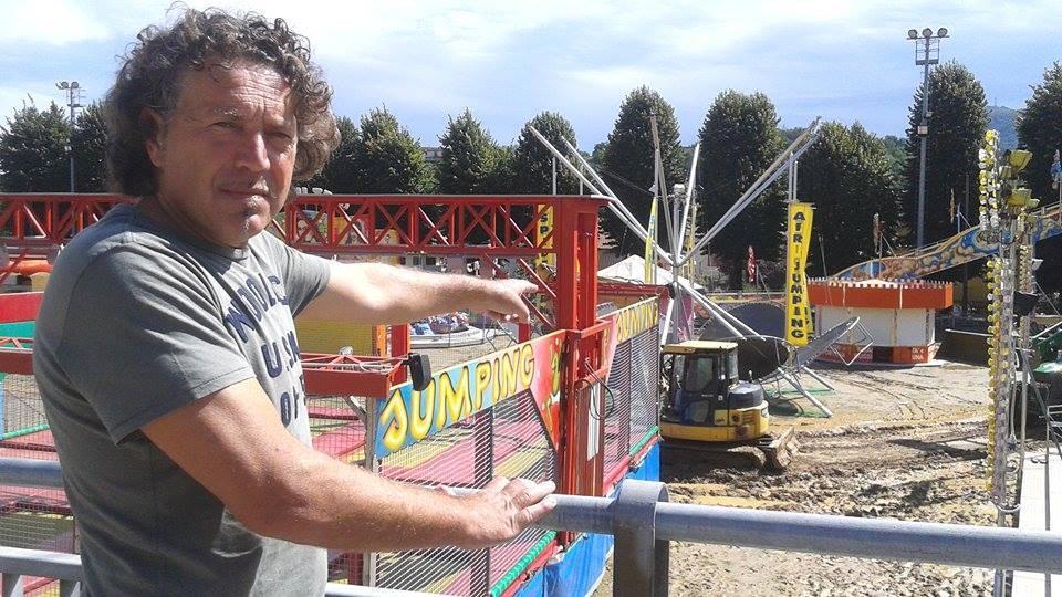 Campo ridotto a una distesa di fango: niente giostre