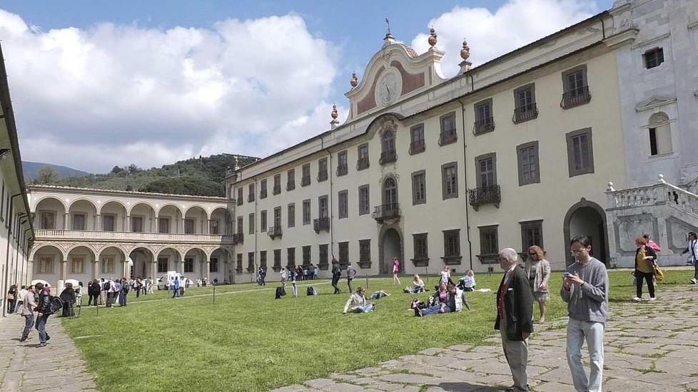 Allo stadio le firme per la Certosa